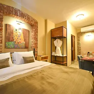 https://wings-of-pera-hotels.istanbul-turkeyhotels.com